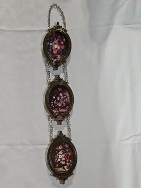 VTG Italian Chained Ornate Brass Wall Hanging Set